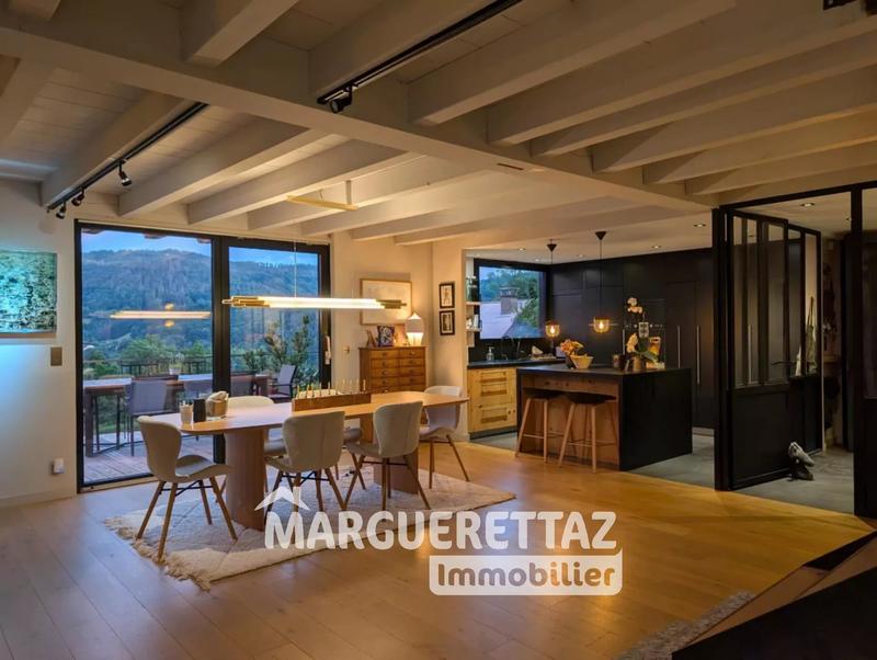 Châlet - 230 m² - 7 pièces