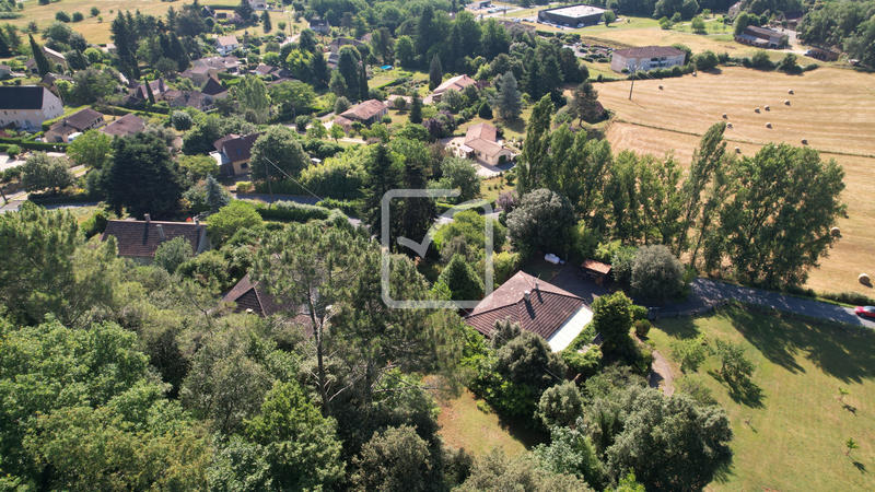 Maison - 143 m² - 7 pièces