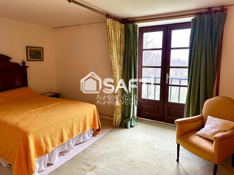 Maison - 225 m² - 6 pièces