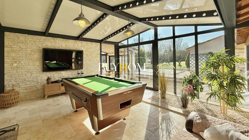 Maison - 215 m² - 7 pièces