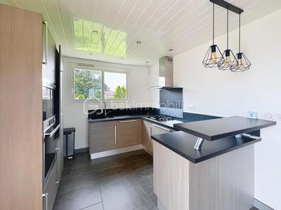 Maison traditionnelle - 97 m² - 5 pièces