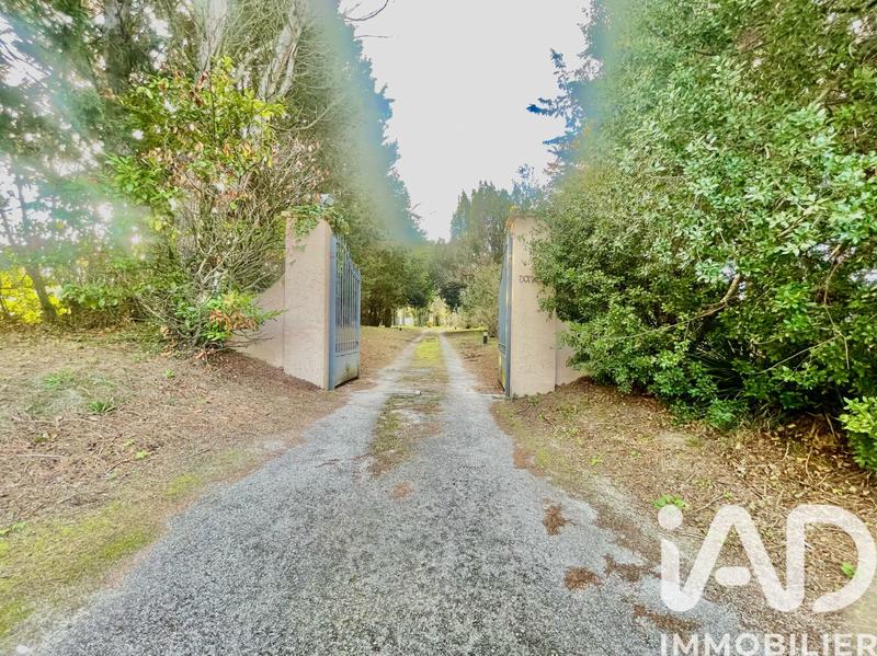 Maison - 411 m² - 11 pièces