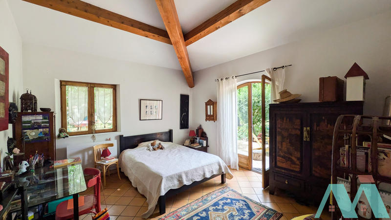 Maison - 181 m² - 7 pièces