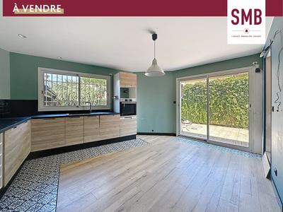 Maison - 179 m² - 7 pièces