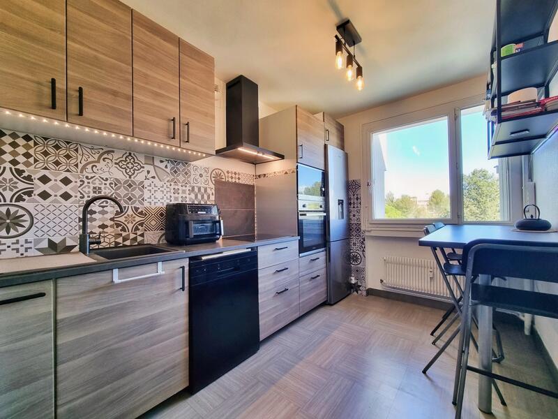 Appartement - 96 m² - 5 pièces