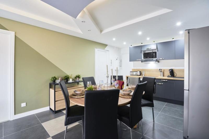 Appartement - 98 m² - 6 pièces