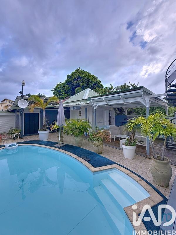 Maison - 197 m² - 9 pièces