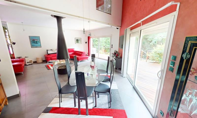 Maison contemporaine - 222 m² - 8 pièces