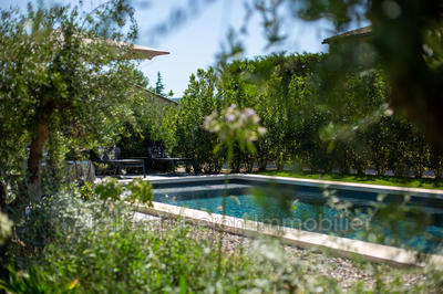 Propriété - 250 m² - 6 pièces