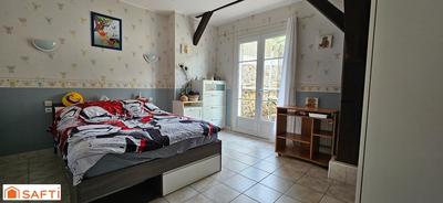 Maison - 218 m² - 6 pièces