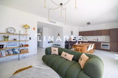 Appartement - 104 m² - 4 pièces