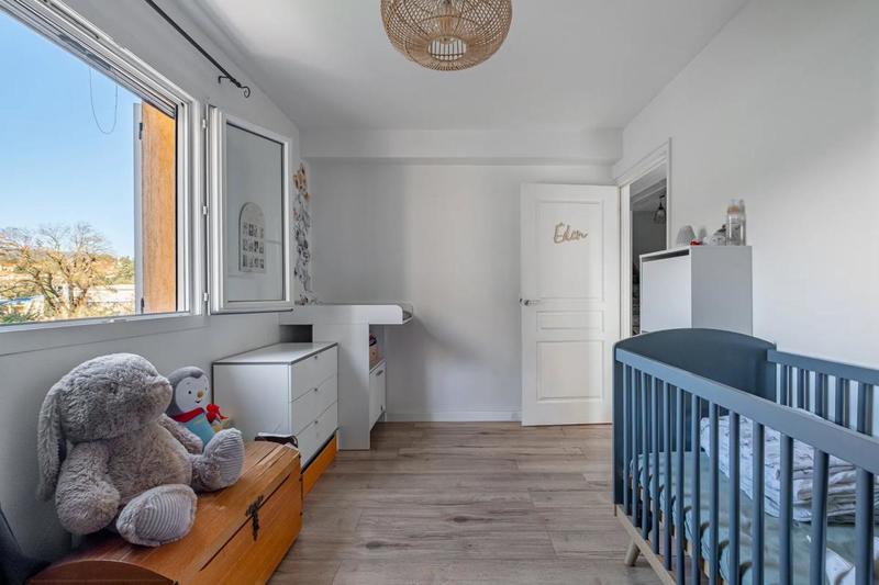 Appartement - 77 m² - 3 pièces