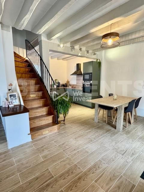 Maison - 337 m² - 8 pièces