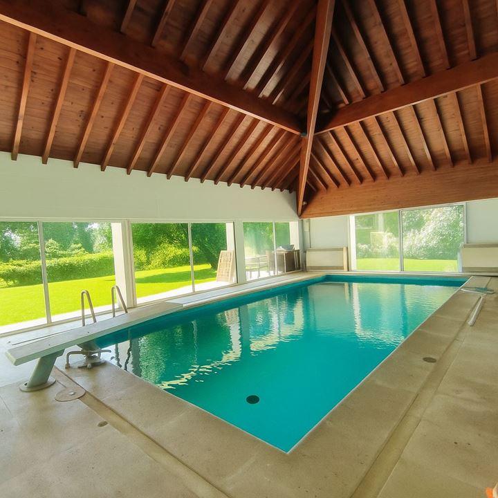 Maison - 250 m² - 8 pièces