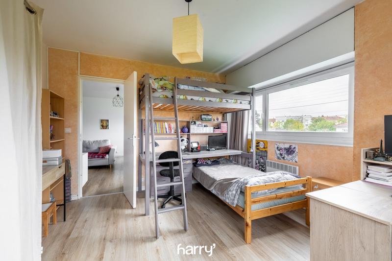 Appartement - 80 m² - 3 pièces