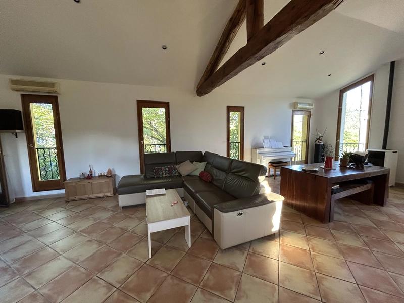 Maison - 237 m² - 11 pièces