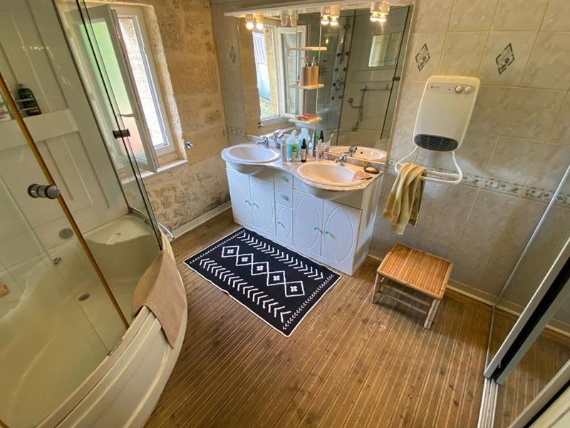 Demeure - 155 m² - 6 pièces