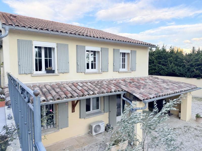 Villa - 217 m² - 8 pièces