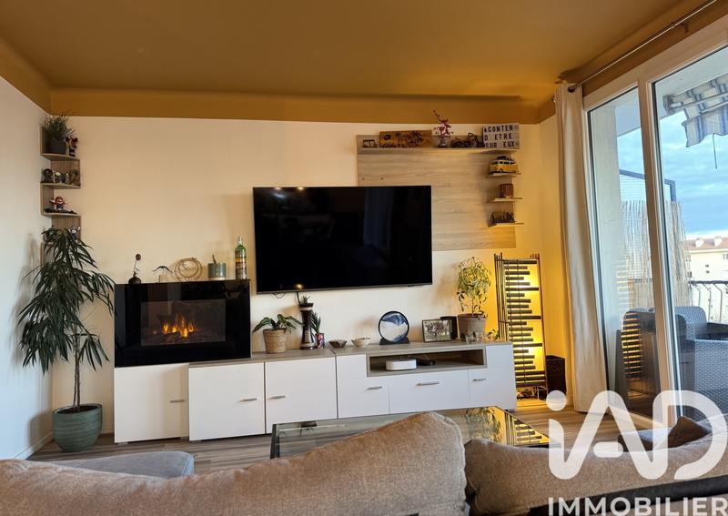 Appartement - 80 m² - 3 pièces