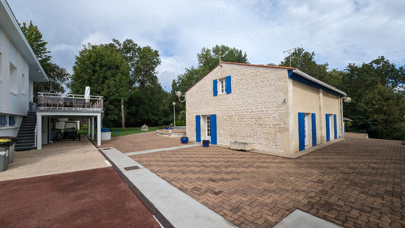 Maison - 166 m² - 7 pièces