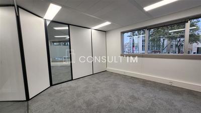 Bureau - 453 m²