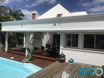 Maison traditionnelle - 320 m² - 8 pièces