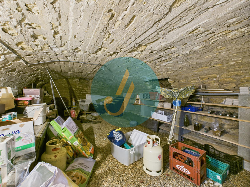 Maison - 201 m² - 7 pièces