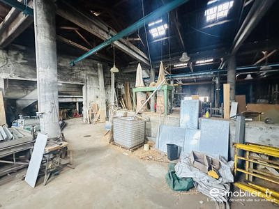 Local d'activités - 937 m²