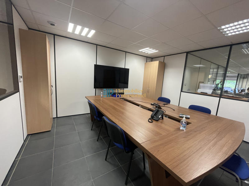 Entrepôt - 1 477 m²