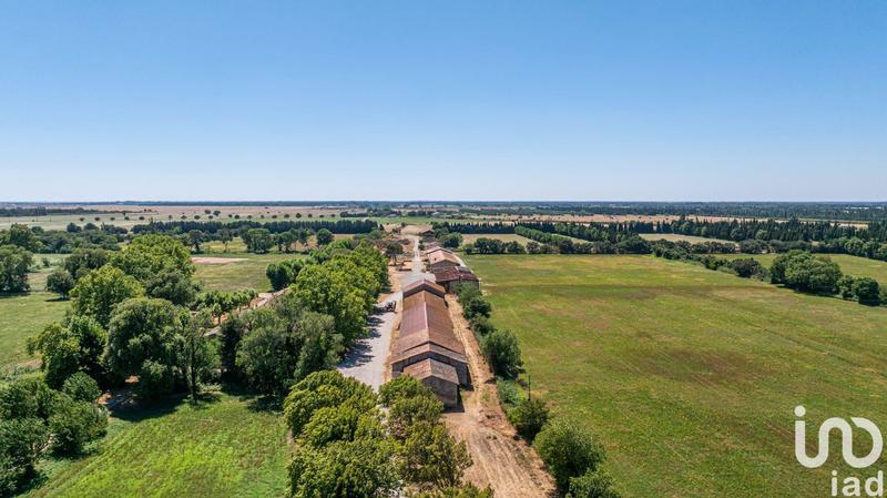 Maison - 4 000 m² - 15 pièces