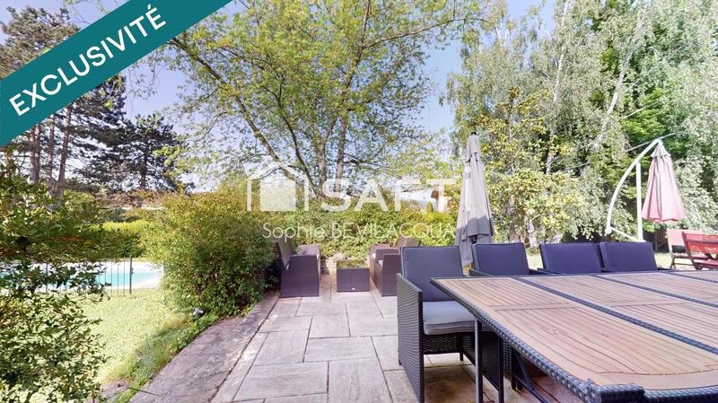 Maison - 215 m² - 9 pièces