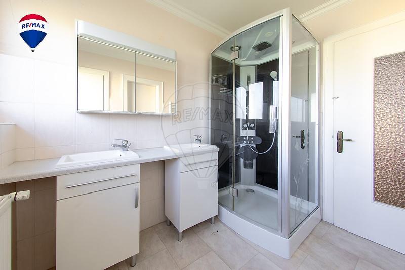 Maison - 162 m² - 6 pièces