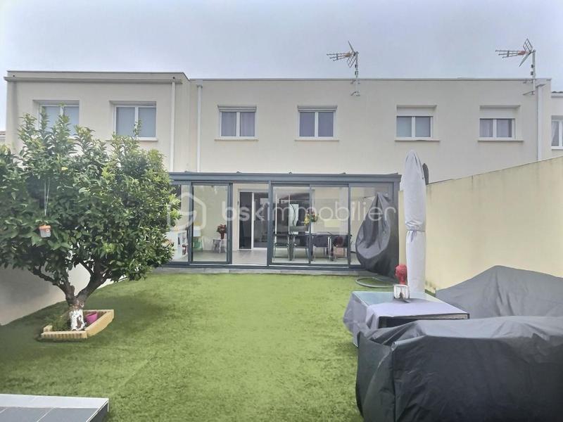 Maison - 99 m² - 4 pièces