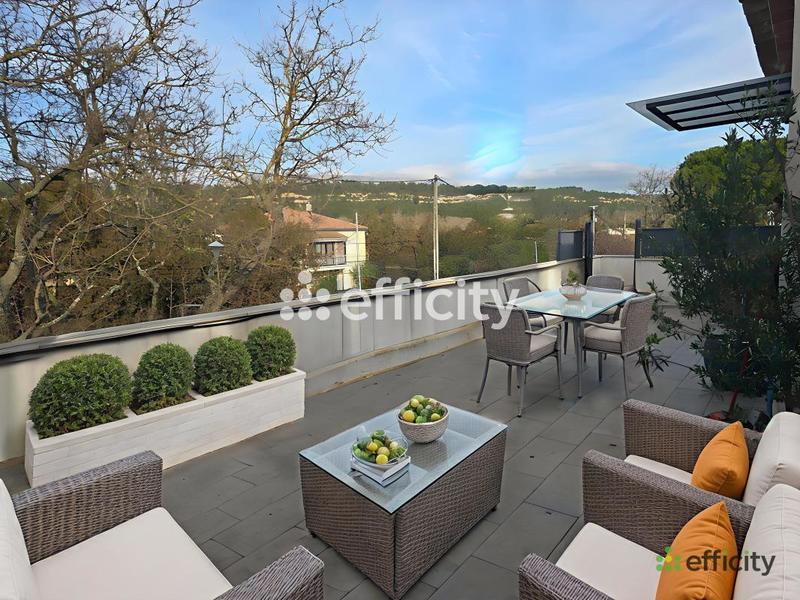 Appartement - 90 m² - 4 pièces