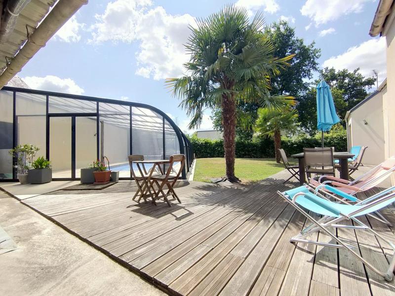 Maison - 216 m² - 10 pièces