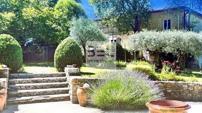 Gîte - 500 m² - 22 pièces