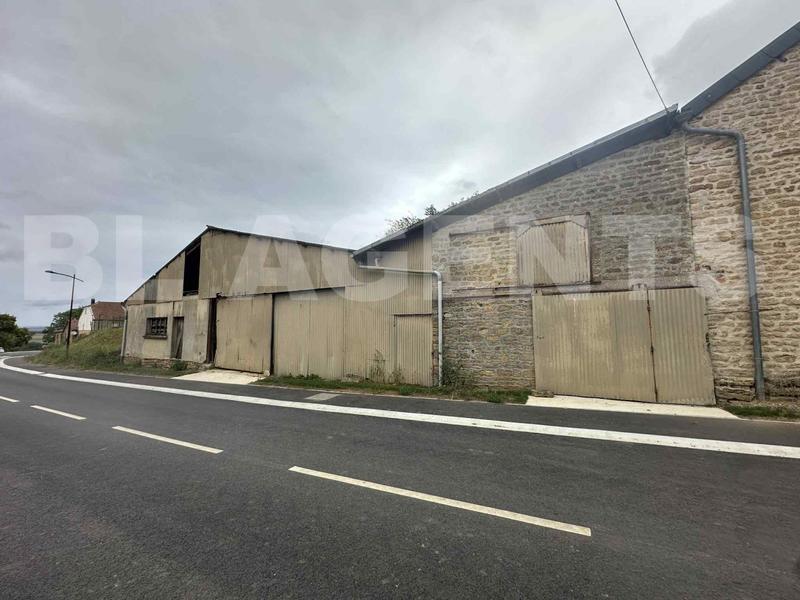 Parking / Garage - 303 m²