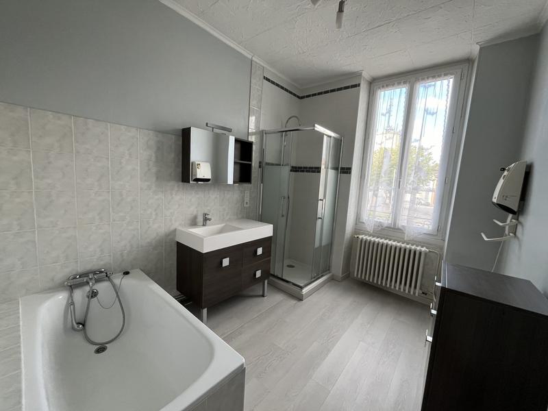 Maison traditionnelle - 162 m² - 7 pièces