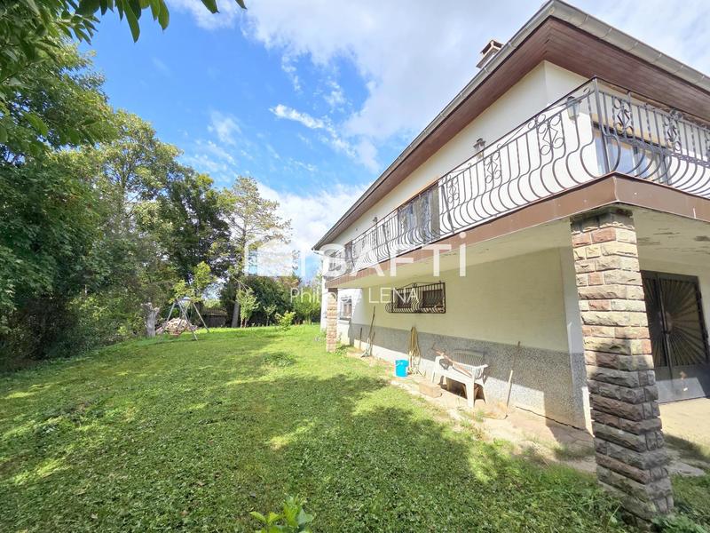 Maison - 192 m² - 9 pièces