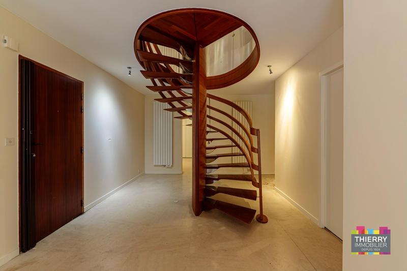 Appartement - 283 m² - 7 pièces