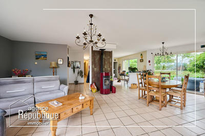 Maison - 143 m² - 6 pièces