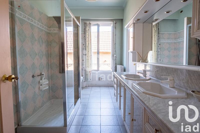 Maison - 165 m² - 9 pièces