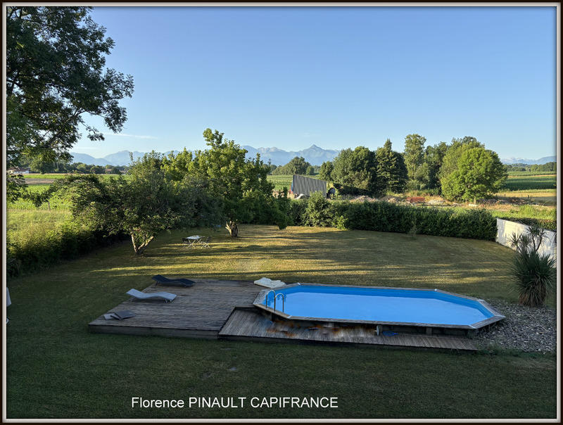 Maison - 219 m² - 8 pièces