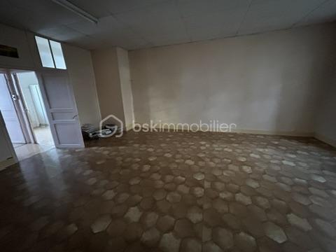 Maison - 598 m² - 20 pièces