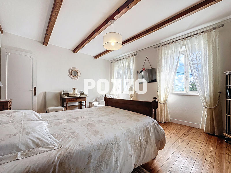 Maison - 207 m² - 10 pièces