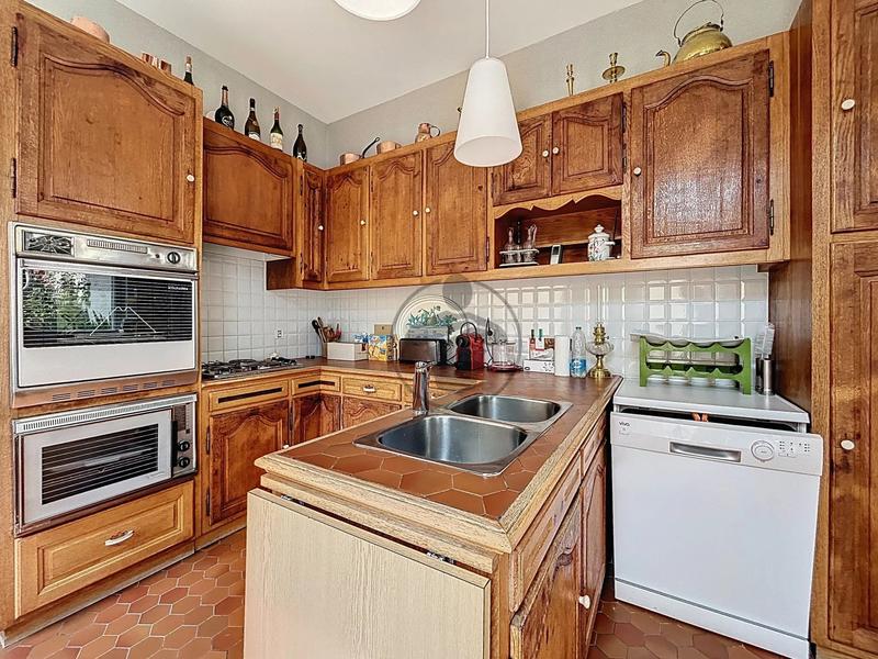 Maison - 276 m² - 9 pièces