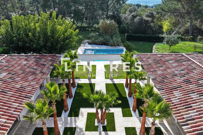 Maison - 360 m² - 5 pièces