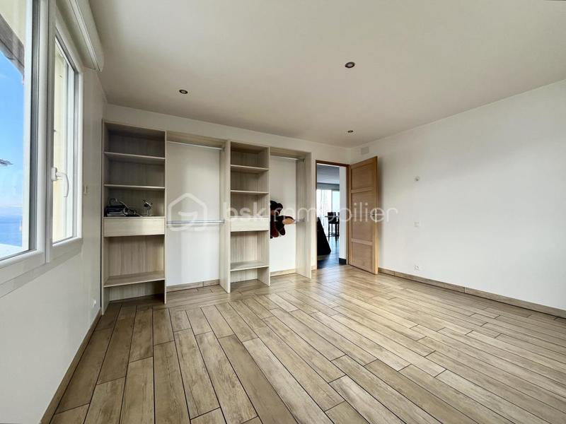 Maison - 166 m² - 6 pièces