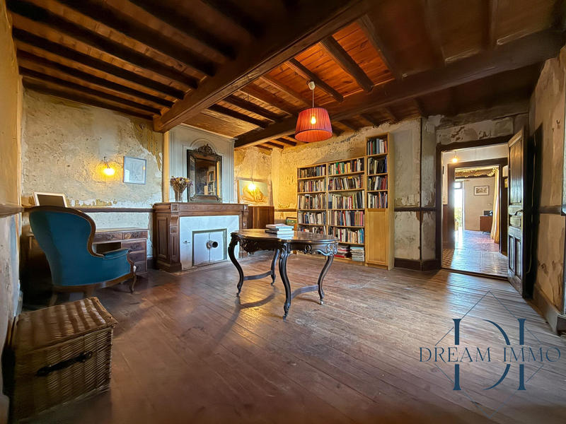 Maison - 273 m² - 9 pièces