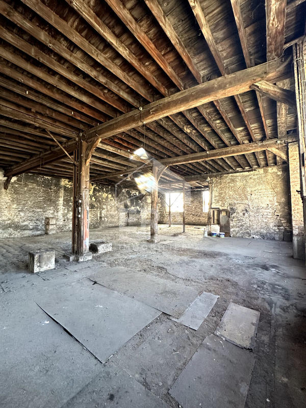 Local d'activité / Entrepôt - 617 m²